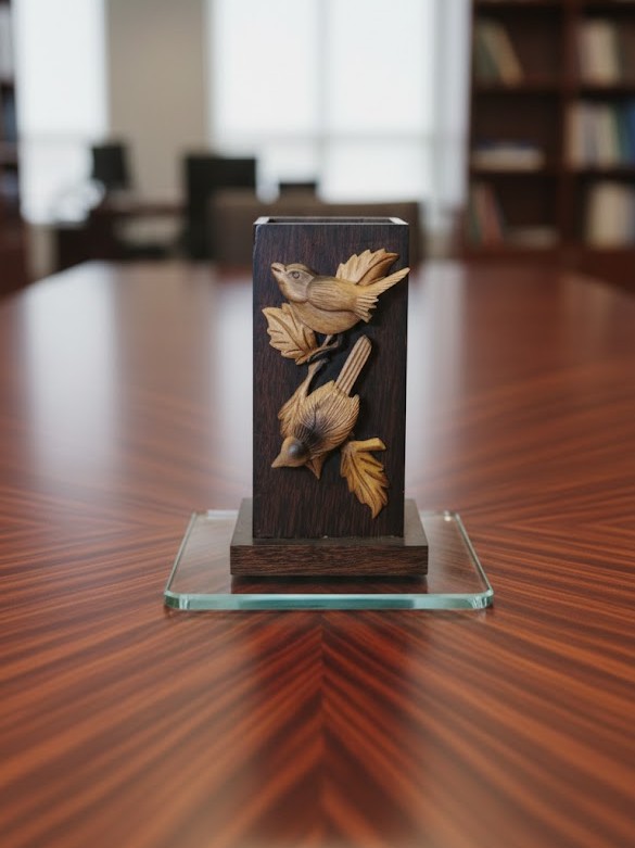 HANDCRAFTED DARK WOOD BIRDS PEN HOLDER